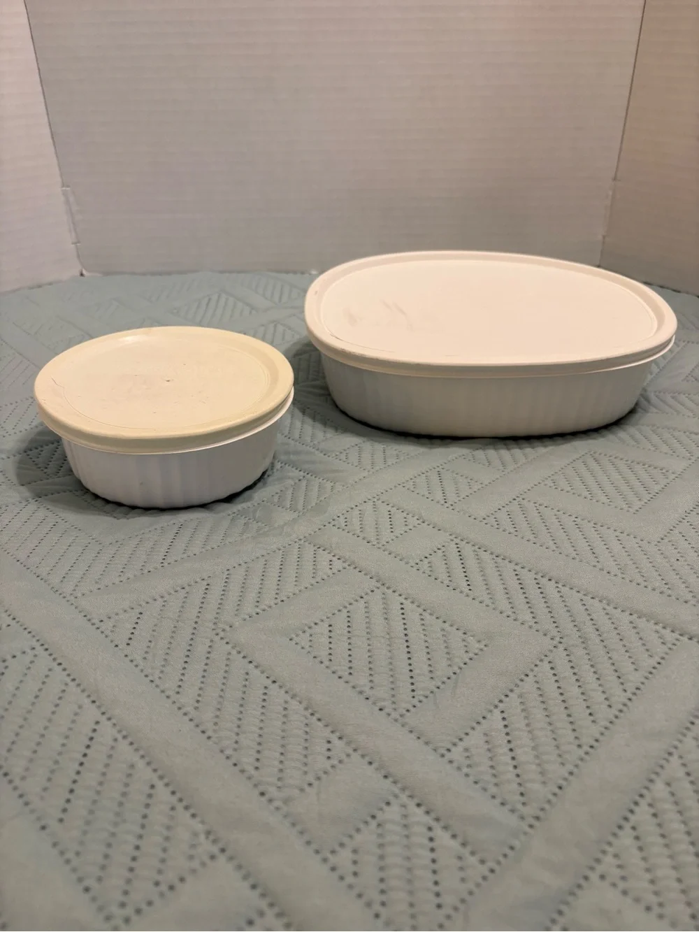 Corning Ware French White Round 16oz & a 1.4 L Oval Casserole Dish Both W/Lids